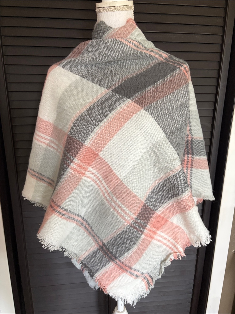 Soft Plaid Fringe Shaw in Pink and Gray